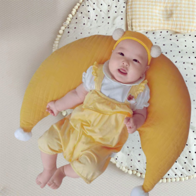 Coussin pour Bébé - |CroissantDeLune|- Pompons coréens