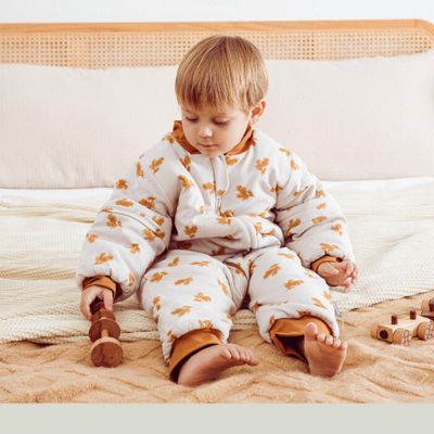 Grenouillère renard enfant assis