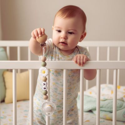 Attache Sucette Personnalisée Fleurs Bois Naturel | PureBaby™ sécuritaire
