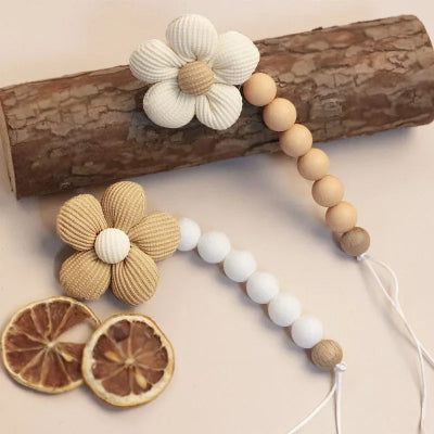 Attache sucette-|TeWindsor|- Fleurs d'hiver confortable