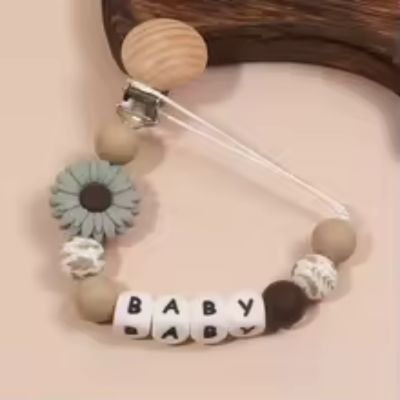 Attache Sucette Personnalisée Fleurs Bois Naturel | PureBaby™ fleur grise
