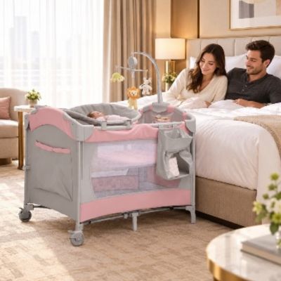 Lit de voyage bebe multifonctionnel | Rose – Bébé et les parents relaxant dans chambre d'hôtel