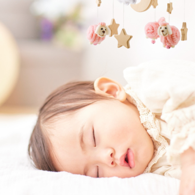 Mobile lit bébé | Mouton rose-Calmant