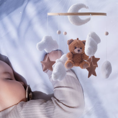 Mobile lit bébé ours brun musical | WoodenCribBell™ – Nuit paisible