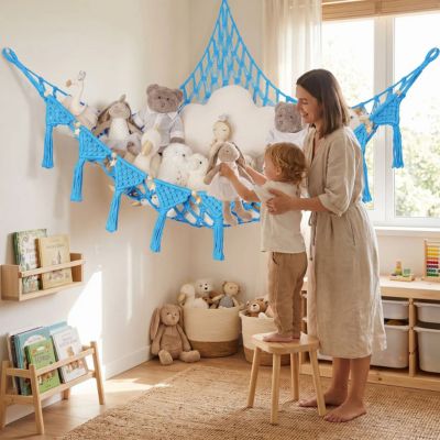 Rangement suspendu hamac jumbo | PlushBed™ – Rangement peluche avec maman sur un banc