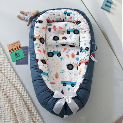 Reducteur de lit - NidPortableBébé™- Voiture bleue
