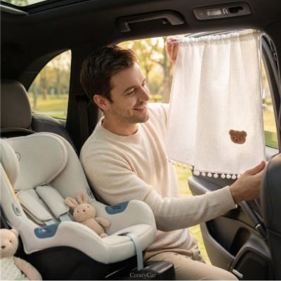 Rideau occultant voyage à ventouse auto | Tête d'ours – Papa qui fait l'installation facilement dans l'auto pour le bébé