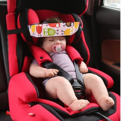 Support de tête réglable Hiboux rose | RelaxBébé™ -Tout-petit serein qui fait la sieste en voiture